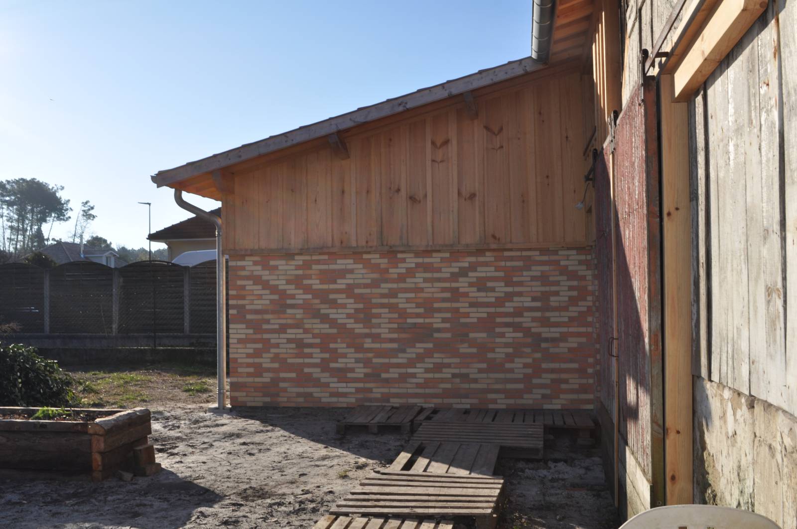 Création d’une extension sur une ancienne grange sur la commune de Lège Cap-Ferret, sur le Bassin d’Arcachon, avec bardage bois