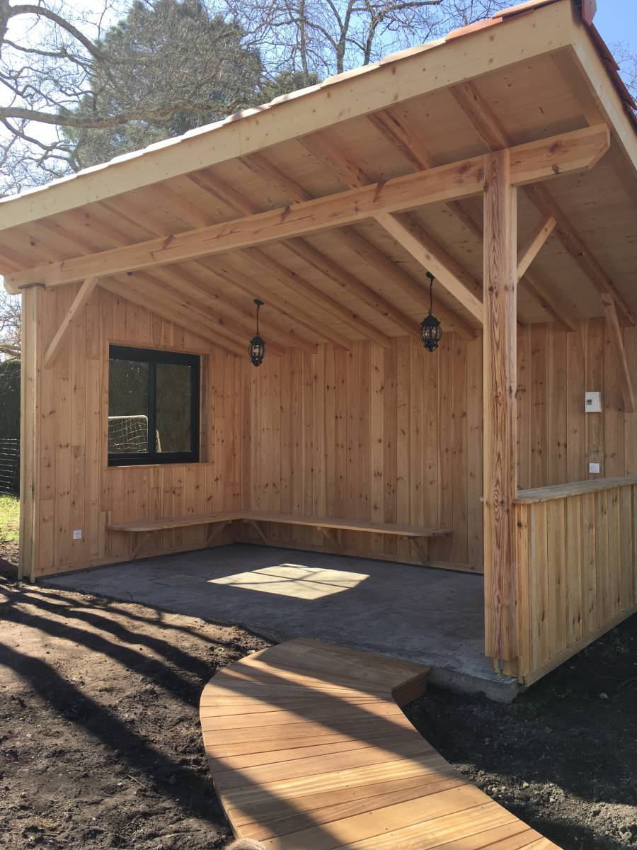 Terrasse bois en IPE sur le nord bassin, chantier réalisé sur mesure