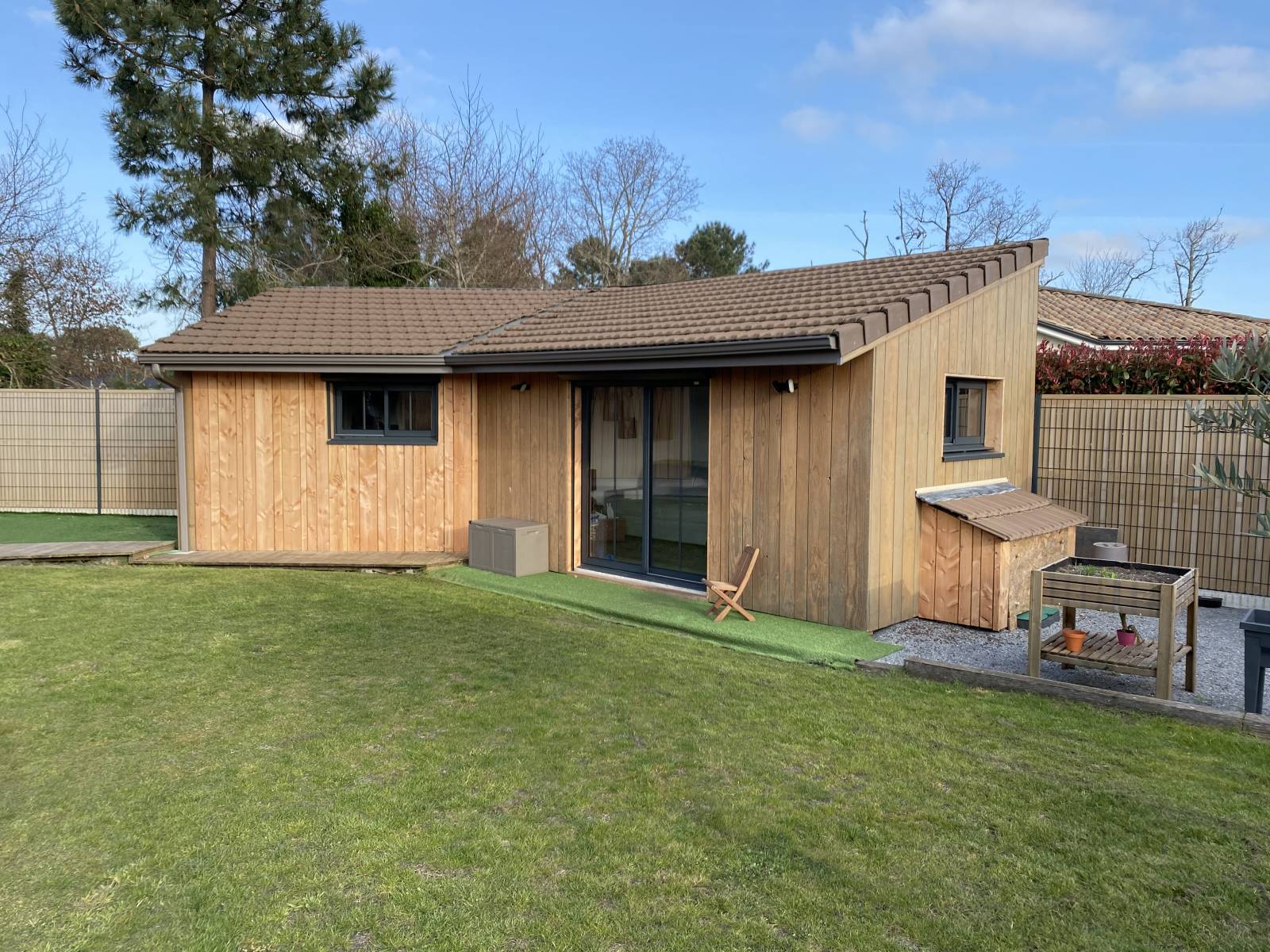 Transformation et aménagement intérieur d'un garage en studio à Arès